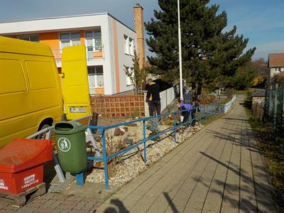 Služby města * Zkulturnění prostranství před mateřskou školou, ulice V Sadech