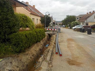 Služby města * Rekonstrukce vodovodního řadu na ulici Zahradní