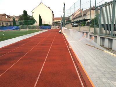 Gymnázium & ZŠ * Oprava běžecké dráhy na školním stadionu