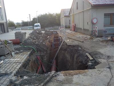 Oprava kanalizace na ulici Tovární