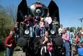Parní vlak otevřel turistickou sezonu (Foto © 2015 Ludmila Podešvová)