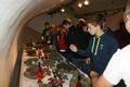 Studenti z rakouského Klosterneuburgu na výstavě Dary jižní Moravy (Foto © 2013 Ing. Zdeněk Karber)