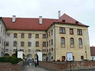 SVČ při ZŠ Velké Pavlovice - Podzimní zájezdy do Moravského krasu a na keramický jarmark do Kunštátu