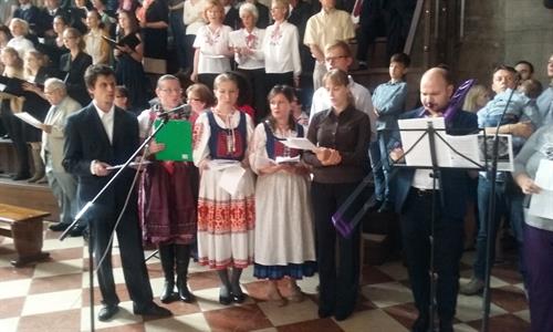 Oslavy svátku sv. Václava ve Vídni se scholou Boží děcka a krojovanou mládeží