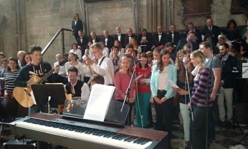 Oslavy svátku sv. Václava ve Vídni se scholou Boží děcka a krojovanou mládeží