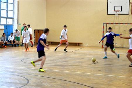Gymnázium * Devátý ročník turnaje o putovní pohár starosty města Velké Pavlovice v malé kopané středních škol