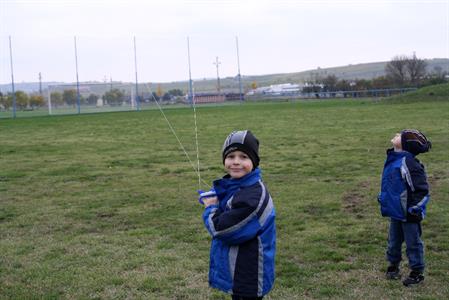 Ekocentrum Trkmanka * Drakiáda na louce u rybníka