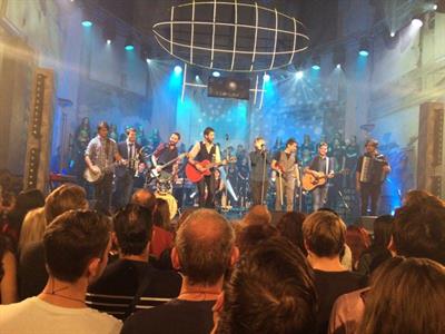 Gymnázium * Koncert Světlo pro Světlušku v Pražské křižovatce