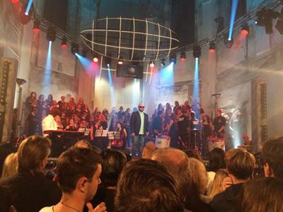 Gymnázium * Koncert Světlo pro Světlušku v Pražské křižovatce