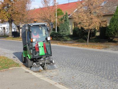 Zametací vůz je zdatným pomocníkem