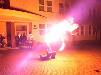Oslava 17. listopadu - Lampionový průvod a ohňová show s místním Sborem dobrovolných hasičů