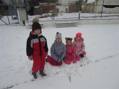 Prvňáčci si užívali sníh