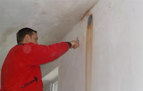 Služby města * Větrací otvory ve skladu hraček