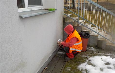 Služby města * Větrací otvory ve skladu hraček