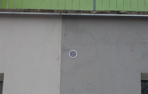 Služby města * Větrací otvory ve skladu hraček