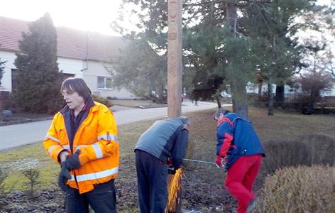 Služby města * Dřevěný kříž sv. Misie na ulici Dlouhá po celkové renovaci