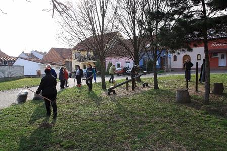 Klub důchodců * Velký jarní úklid města