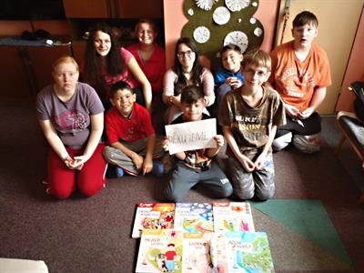 Ekocentrum Trkmanka * Dětský domov ve Štítech, předání darů z Adventního benefičního koncertu