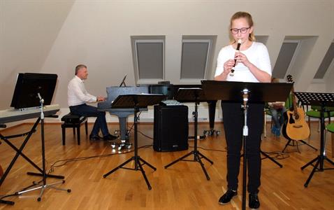 ZUŠ * Absolventský koncert flétnistky Aničky Drápalové