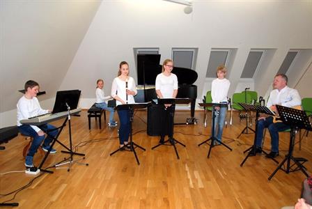 ZUŠ * Absolventský koncert flétnistky Aničky Drápalové