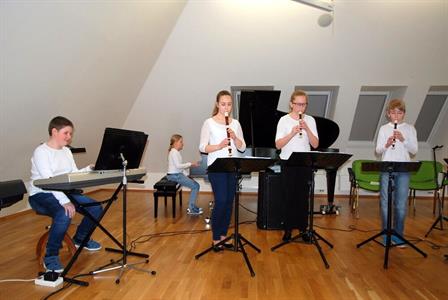 ZUŠ * Absolventský koncert flétnistky Aničky Drápalové