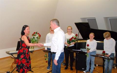 ZUŠ * Absolventský koncert flétnistky Aničky Drápalové