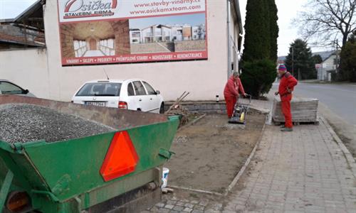 Služby města * budování stání pro kontejnery a odstavného parkoviště 