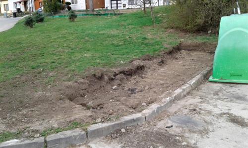Služby města * budování stání pro kontejnery a odstavného parkoviště 