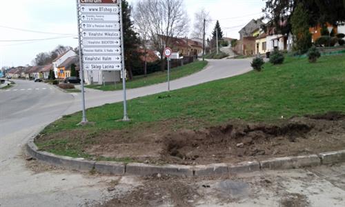 Služby města * budování stání pro kontejnery a odstavného parkoviště 