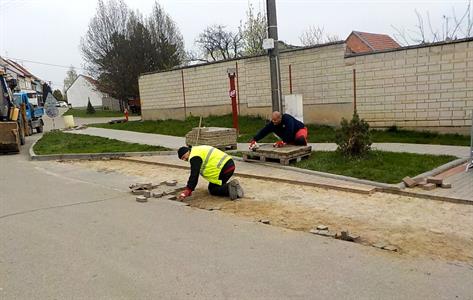 Služby města * Zahájení rekonstrukce vodovodního řadu na ulici Trávníky