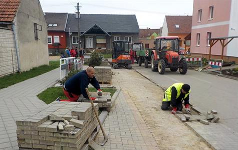 Služby města * Zahájení rekonstrukce vodovodního řadu na ulici Trávníky