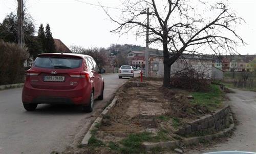  Služby města * Odstavná plocha v ulici Pod Břehy