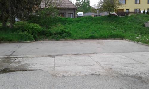  Služby města * Túje schovají nevzhledné, ale potřebné kontejnery na odpad