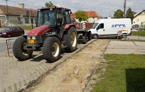 Služby města * Opravy vodovodního řadu v ulici Hlavní