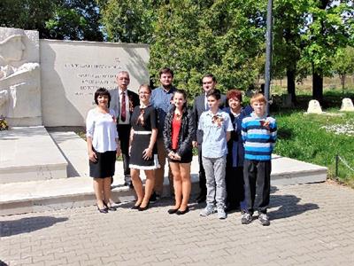 Gymnázium * Pietní akty s ruským jazykem v Hustopečích a Brně