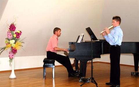 ZUŠ * Absolventský koncert a besídka třídy MgA. Zbyňka Bílka