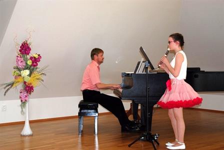 ZUŠ * Absolventský koncert a besídka třídy MgA. Zbyňka Bílka