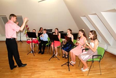 ZUŠ * Absolventský koncert a besídka třídy MgA. Zbyňka Bílka