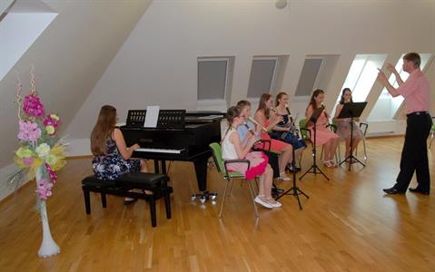 ZUŠ * Absolventský koncert a besídka třídy MgA. Zbyňka Bílka