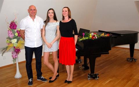 ZUŠ * Absolventský koncert a besídka třídy MgA. Zbyňka Bílka