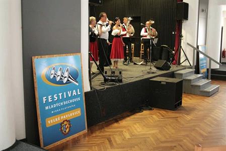 ZUŠ * X. ročník Festivalu dechovek Mirka Pláteníka s Moravankou