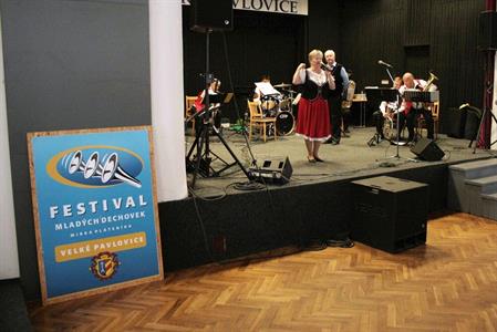 ZUŠ * X. ročník Festivalu dechovek Mirka Pláteníka s Moravankou
