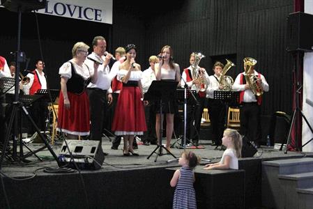 ZUŠ * X. ročník Festivalu dechovek Mirka Pláteníka s Moravankou