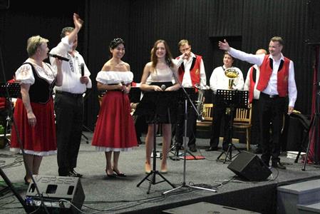 ZUŠ * X. ročník Festivalu dechovek Mirka Pláteníka s Moravankou