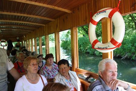 Klub důchodců * Výlet na Janohrad s projížďkou na lodičkách