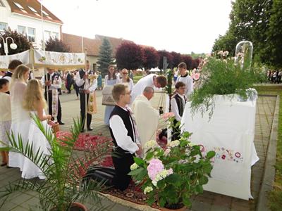 Farnost * Farníci oslavili Svátek Těla a Krve Páně