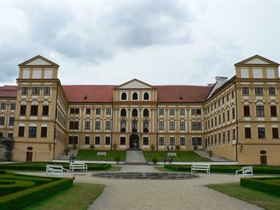 Zájezd s Lenkou Bukovskou * Třebíč - Jaroměřice nad Rokytnou - Dalešická přehrada