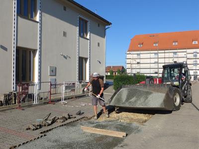 Služby města * Dláždění komunikace v ulici Sokolská