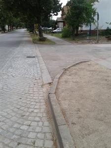Služby města * Opravený vjezd do Bálkovy uličky