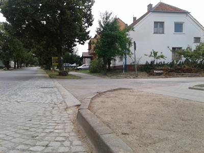 Služby města * Opravený vjezd do Bálkovy uličky